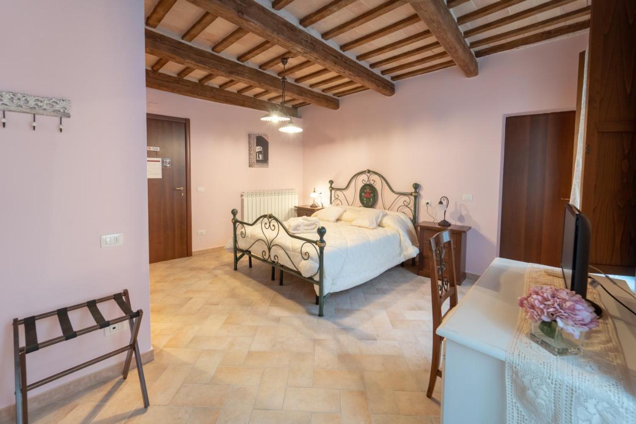 Albergo La Loggia Di San Martino Gualdo Tadino Zewnętrze zdjęcie
