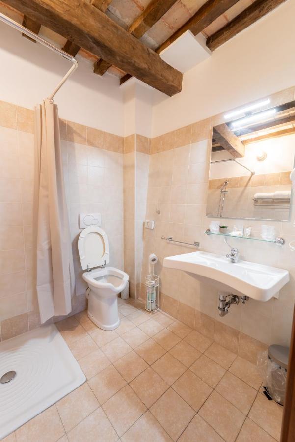 Albergo La Loggia Di San Martino Gualdo Tadino Zewnętrze zdjęcie