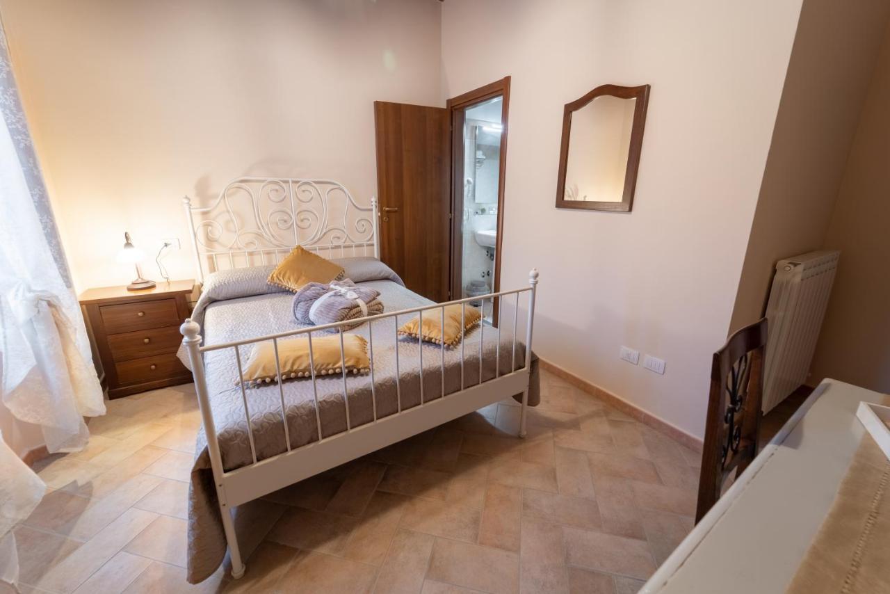 Albergo La Loggia Di San Martino Gualdo Tadino Zewnętrze zdjęcie