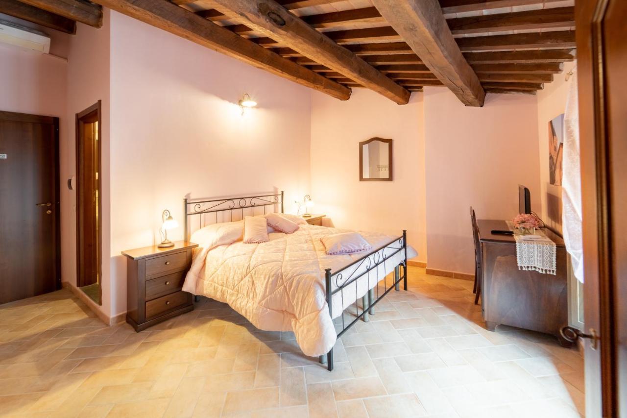 Albergo La Loggia Di San Martino Gualdo Tadino Zewnętrze zdjęcie